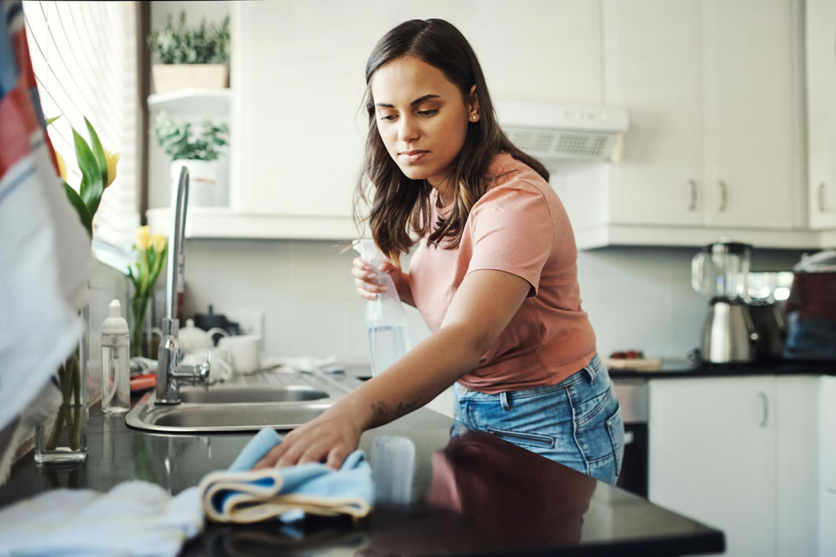 Five Simple Everyday Habits to Keep Your Apartment Clean All the Time