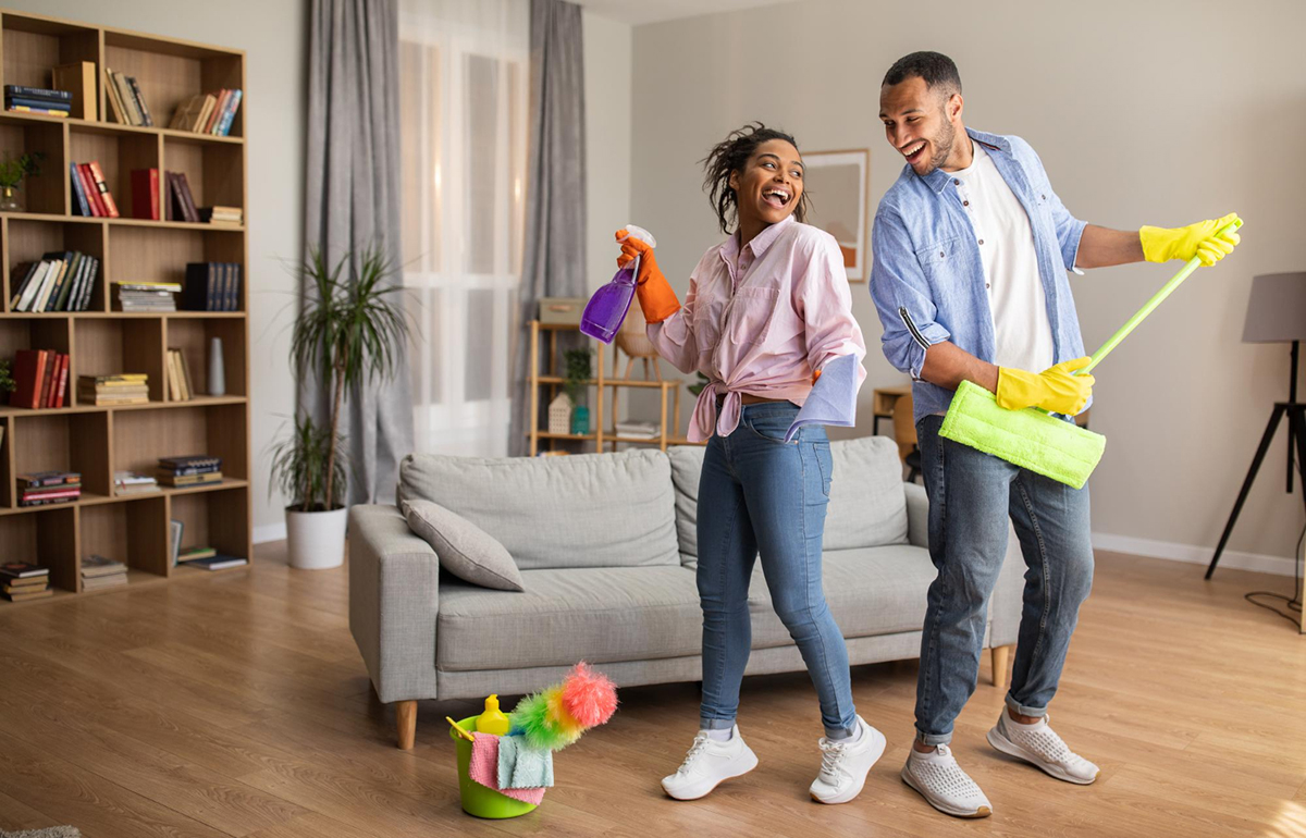 A Guide to Creating a Roommate Cleaning Schedule
