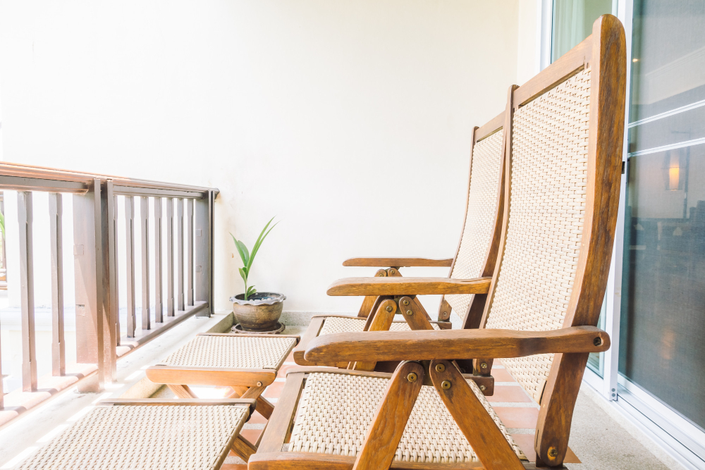How to Create a Private Outdoor Oasis on Your Apartment Balcony