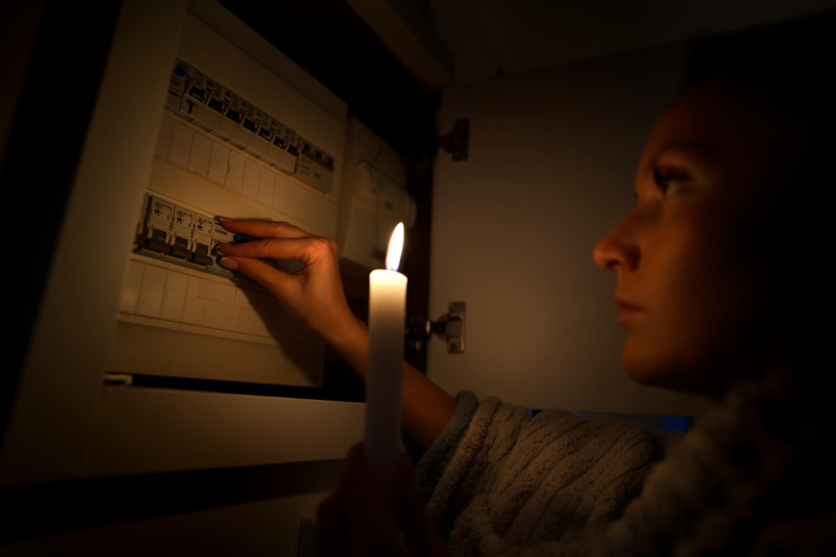 What to Do in a Power Outage at Your Apartment